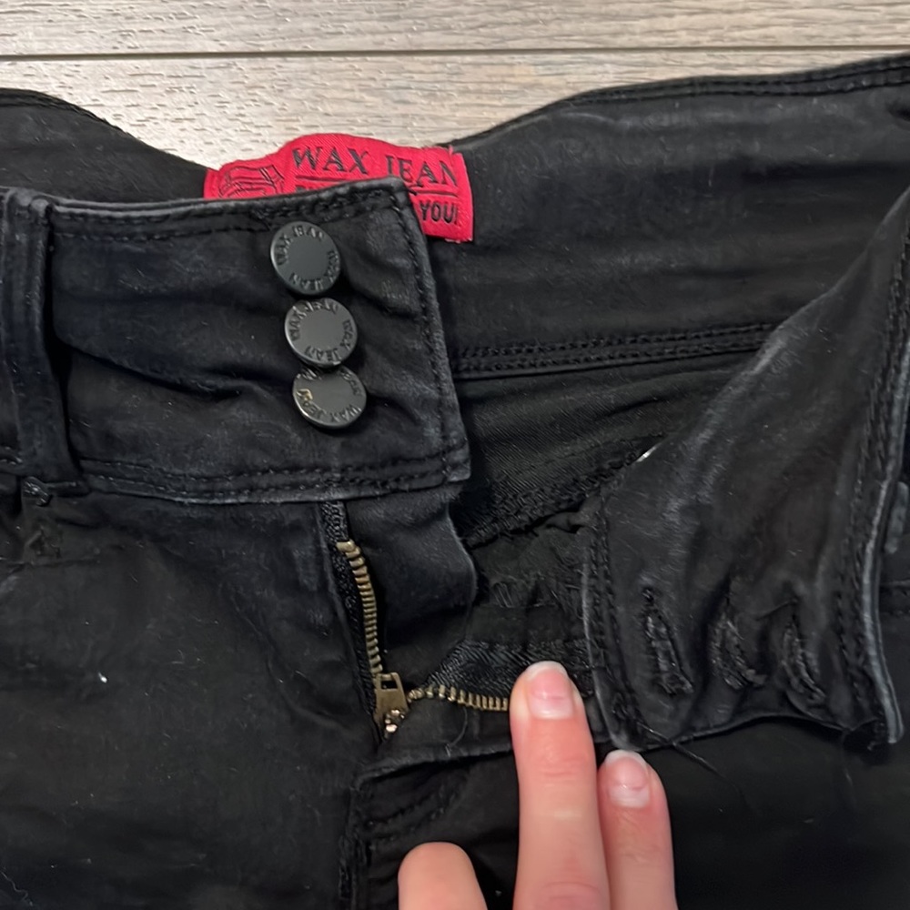 Shorts - Picture 2 of 3
